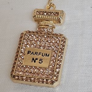 NWT - Crystal bottle keychain champagne and gold Parfum No 5 perfume